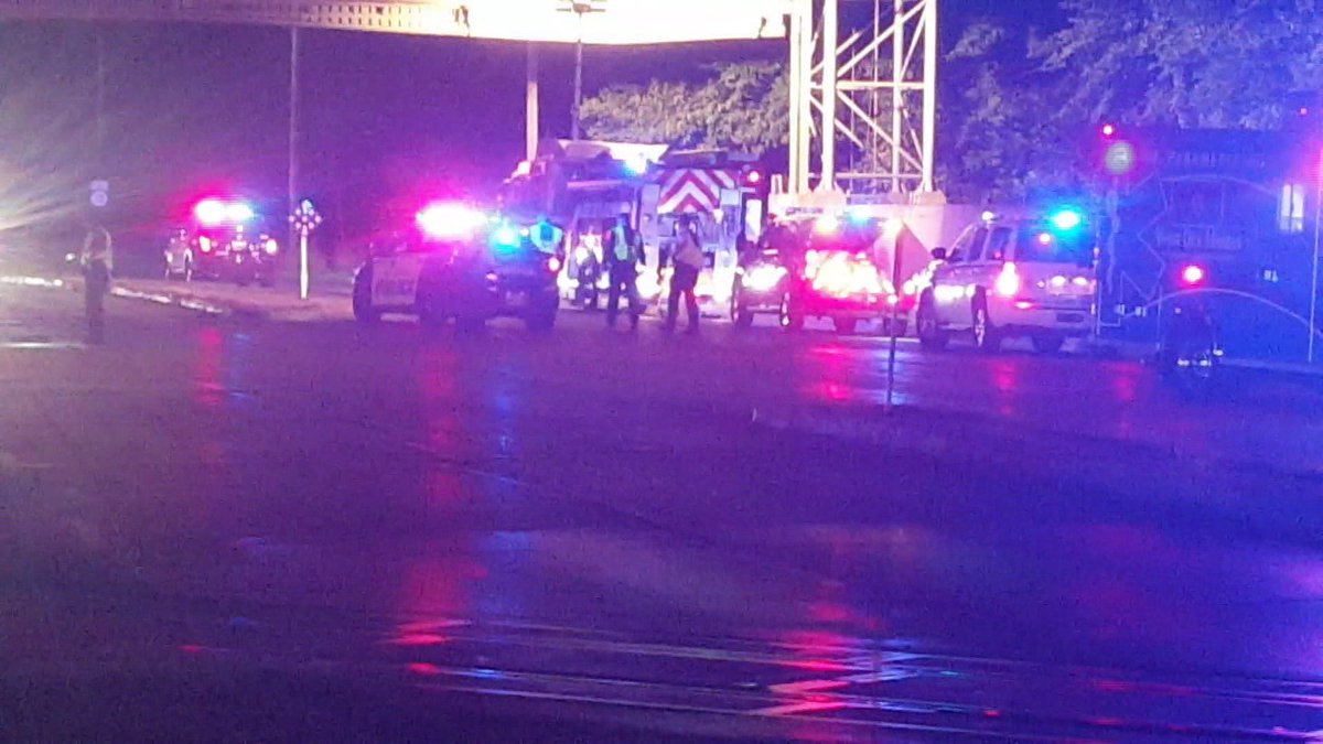 Police are investigating a serious crash that started in Norwalk and ended in West Des Moines Thursday night after a police chase. The chase began when a Norwalk police officer stopped a vehicle for speeding and as the officer was walking toward the car the driver took off.