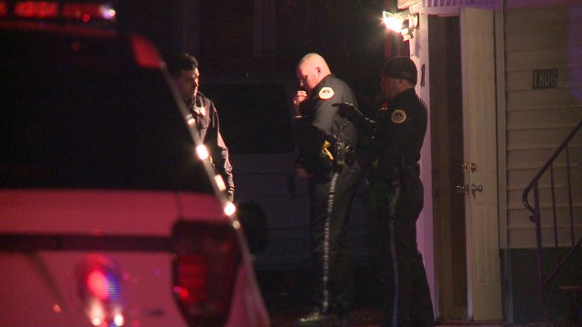 A woman was injured in a shooting in Des Moines Monday night and police are still looking for the man who pulled the trigger. It happened just before 9:30 p.m. in the 1800 block of Arlington Avenue. That’s just west of 2nd Avenue and south of North High School