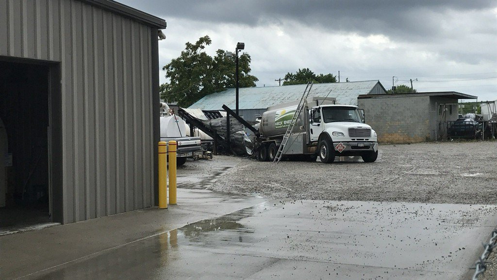 Emergency crews were called to a report of fire and explosions in an industrial park in Des Moines Wednesday afternoon. Dispatchers were called to Keck Energy at 1400 Ohio Street, where there were reports of a fire and explosions just after 1 p.m.