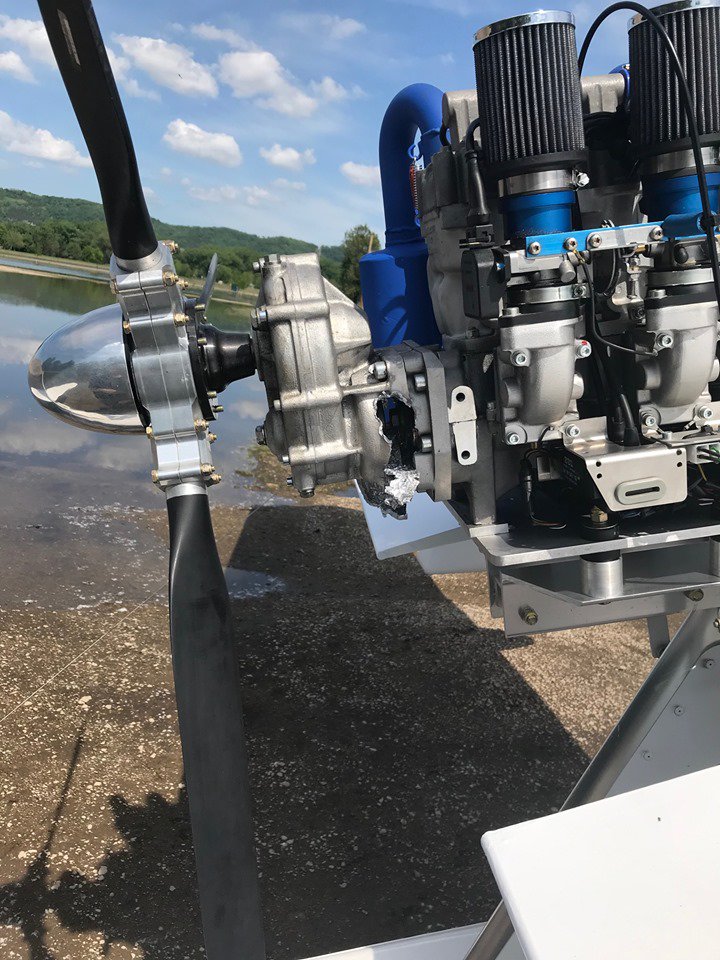 Amphiibious aircraft makes emergency landing on the river by Prairie Du Chien.  No injuries reported