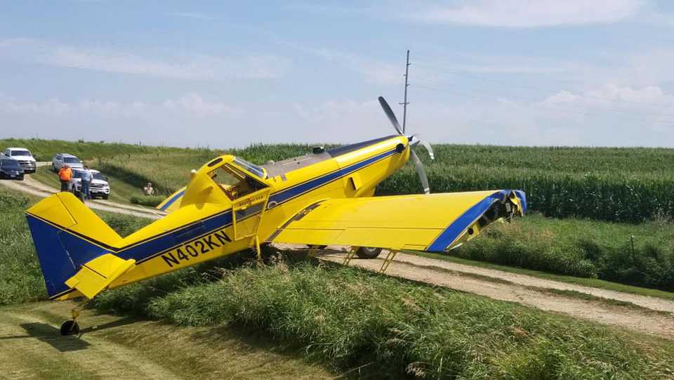 Airplane makes emergency landing in Iowa driveway