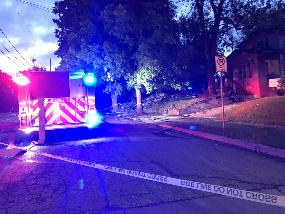 Gas is off as of 5:35. Flames are out. People who live inside fire line are without power. DSMFireDept asks people to still avoid the area. Fire inspector is on scene as investigation begins. 