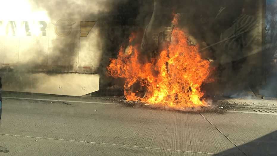 Semi truck hauling sugar burns on Interstate 29