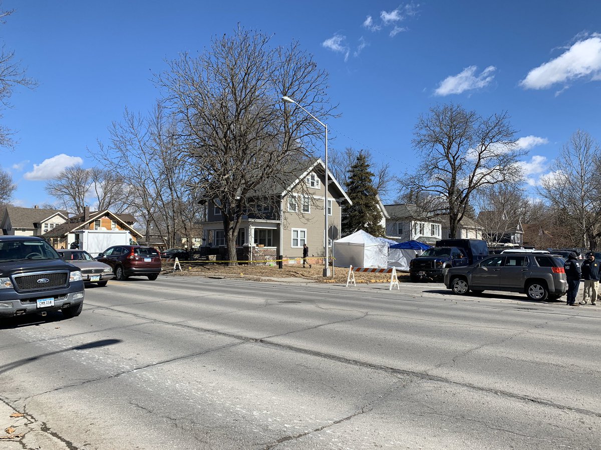 The FBI confirms an investigation at this house on 8th and Grand in Ames.  still working to get more details — but the @cityofames says no threat to community. 
