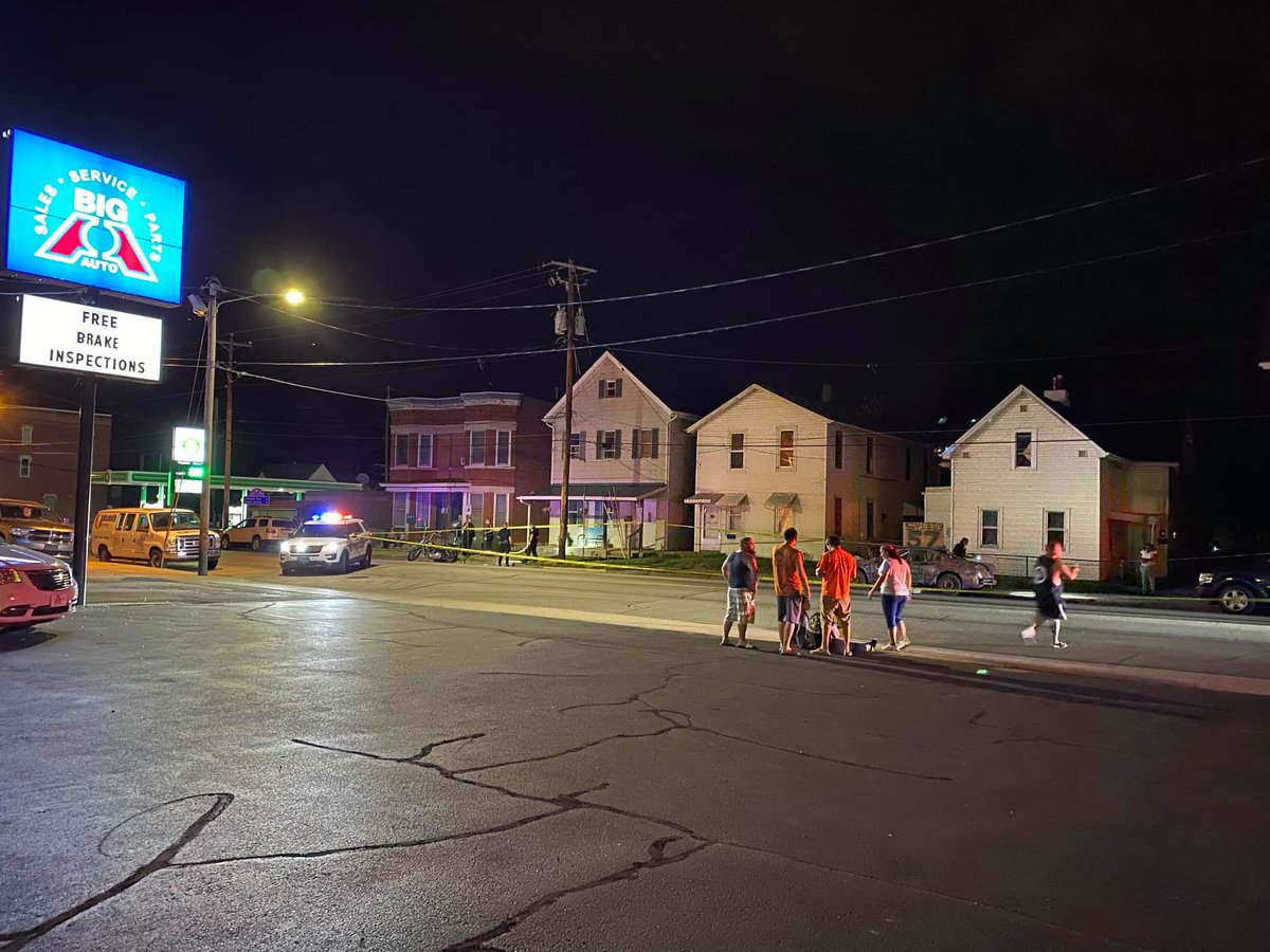 Dubuque Police are currently investigating a shooting that happened Friday night in the 2300 block of Central Avenue.  According to our sources, one subject was shot and transported to a hospital their condition is unknown