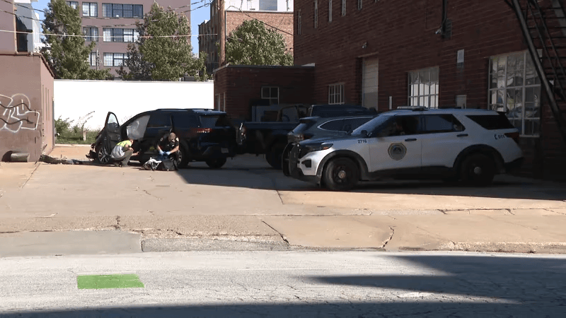 Florida man arrested after crashing stolen vehicle in Des Moines